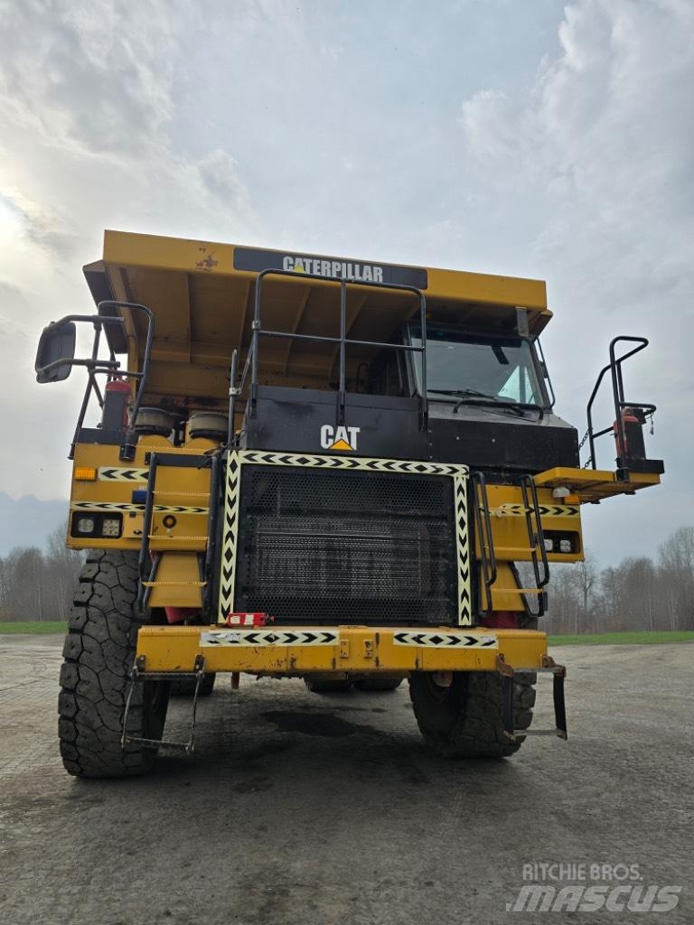 CAT 773 E 초대형 덤프 트럭
