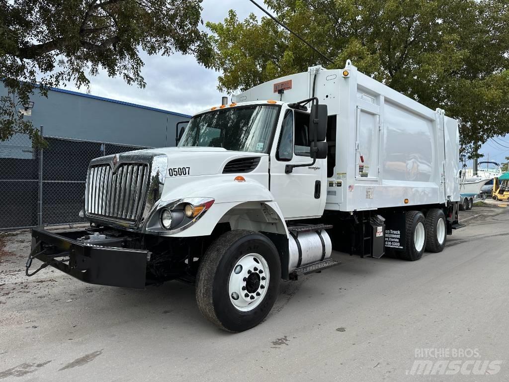 International 7400 폐기물 수거 트럭