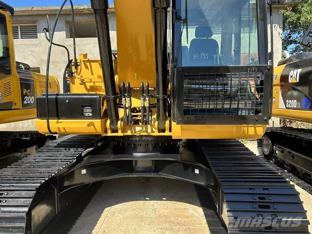 CAT 320 D 대형 굴삭기 29톤 이상