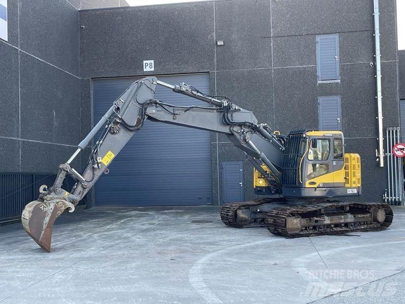 Volvo ECR 235 DL 대형 굴삭기 29톤 이상