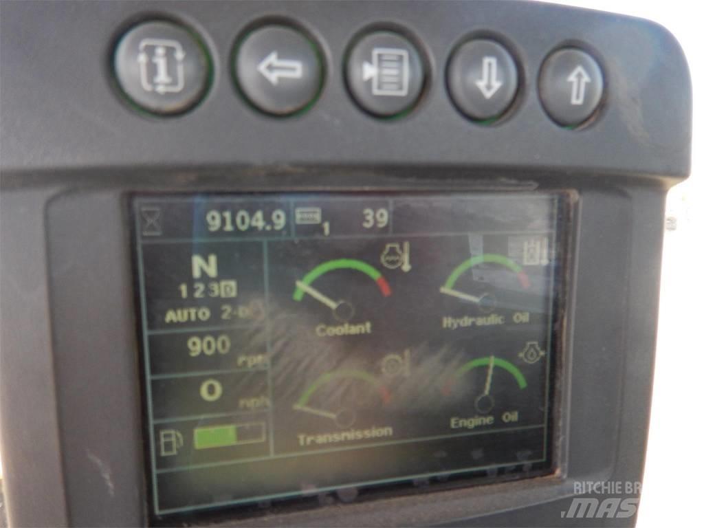 John Deere 524K  휠로우더