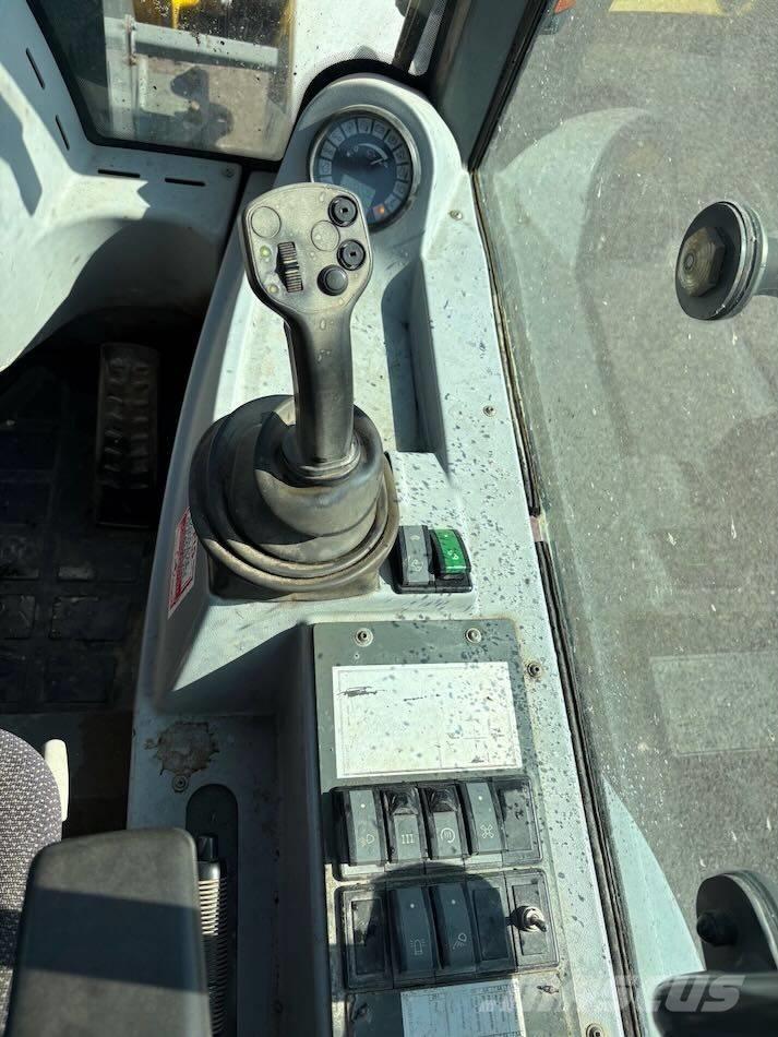 Kramer 850  휠로우더