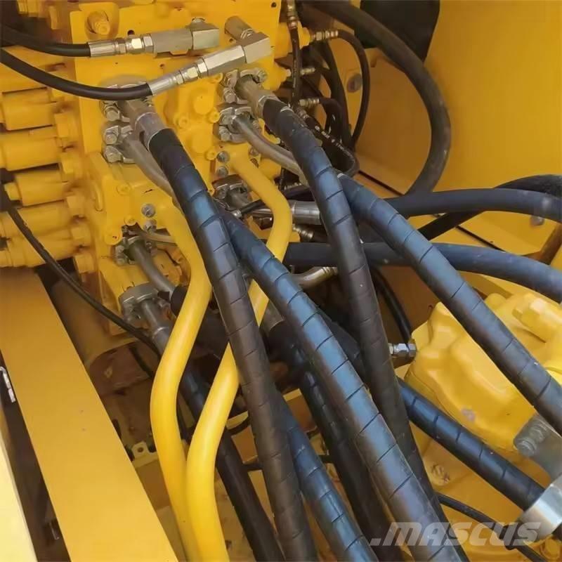Komatsu PC 200 대형 굴삭기 29톤 이상