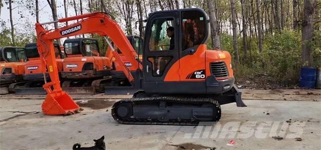 Doosan DX60 대형 굴삭기 29톤 이상