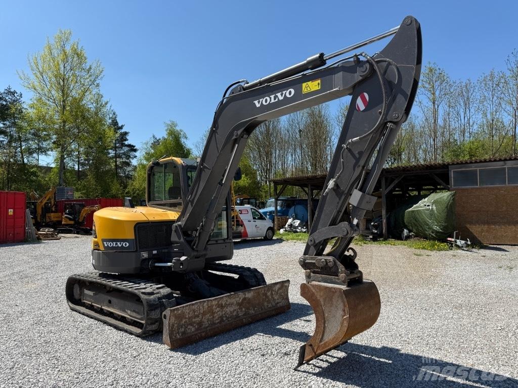 Volvo ECR88D 중형굴삭기 7톤-28톤