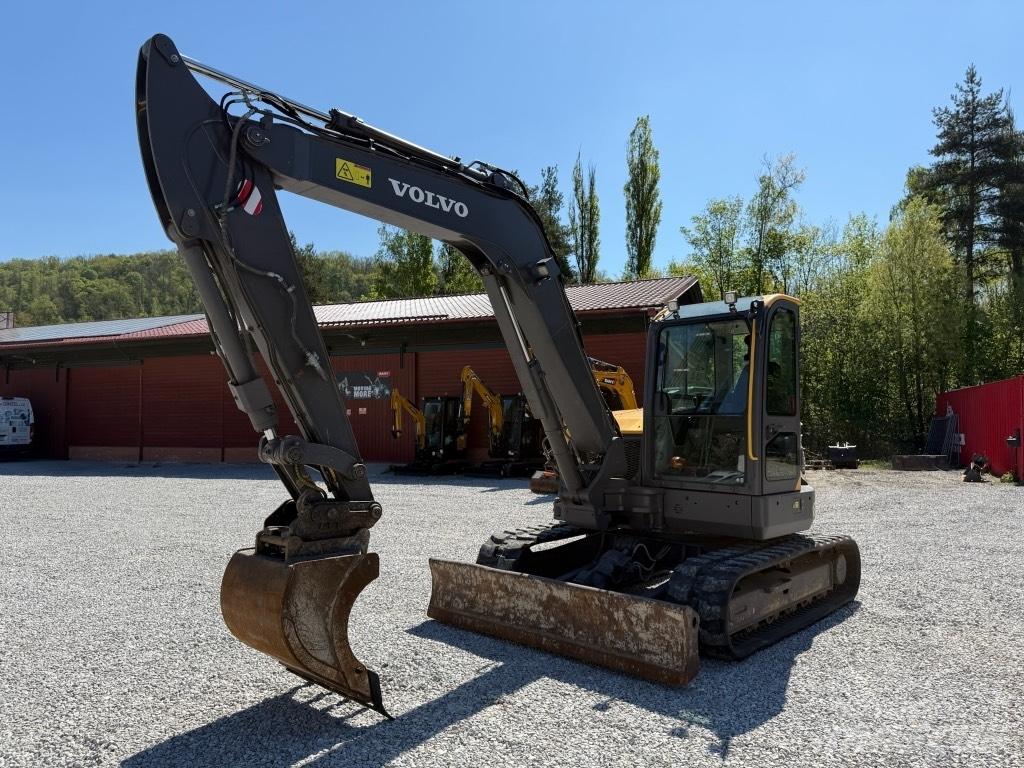 Volvo ECR88D 중형굴삭기 7톤-28톤