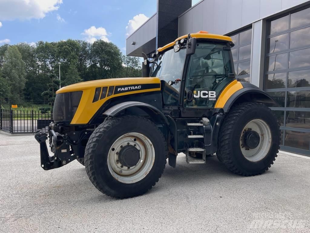 JCB Fastrac 8250 트랙터