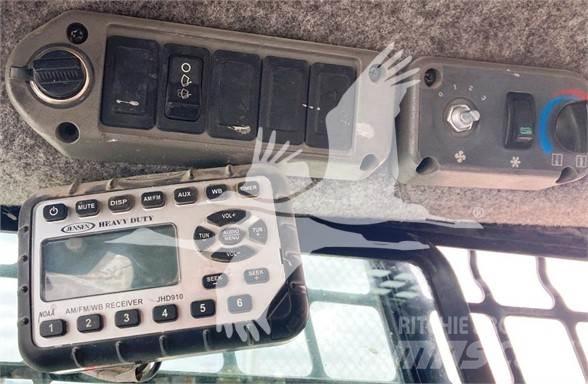Bobcat S250  스키드로더