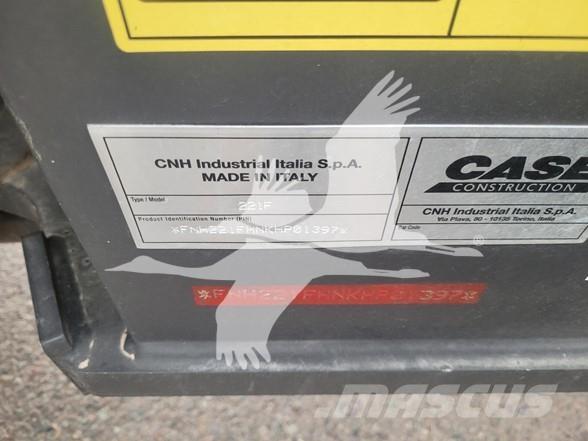 CASE 221F  휠로우더