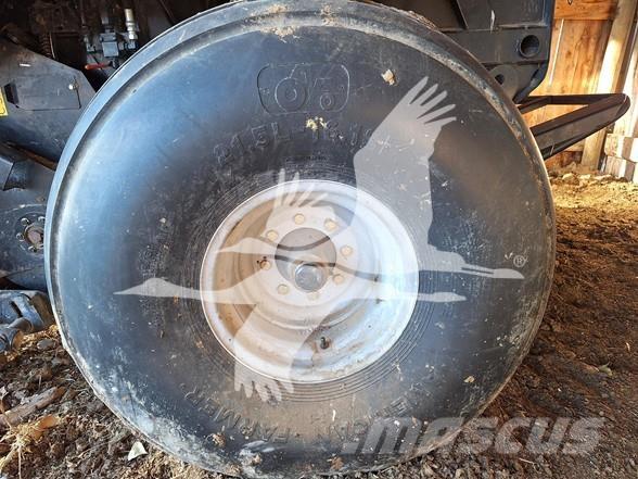 Case IH RB565 원형 곤포기