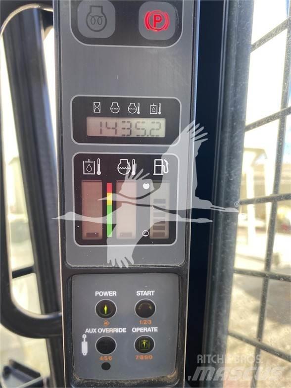 CASE SV300  스키드로더