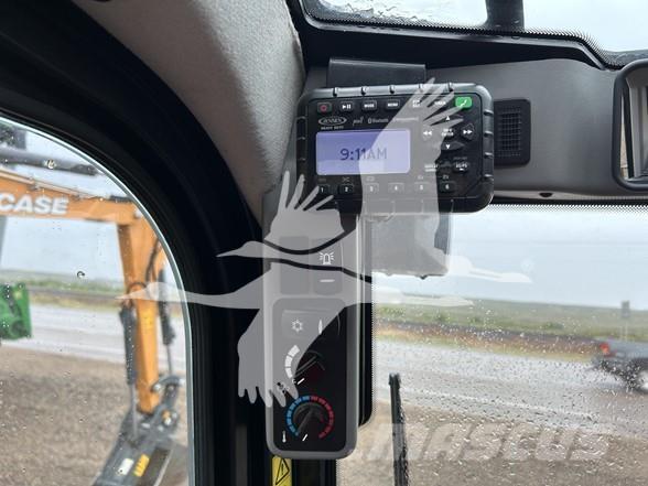 JCB 215  스키드로더