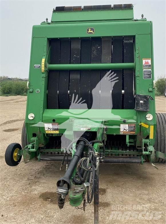 John Deere 568 원형 곤포기