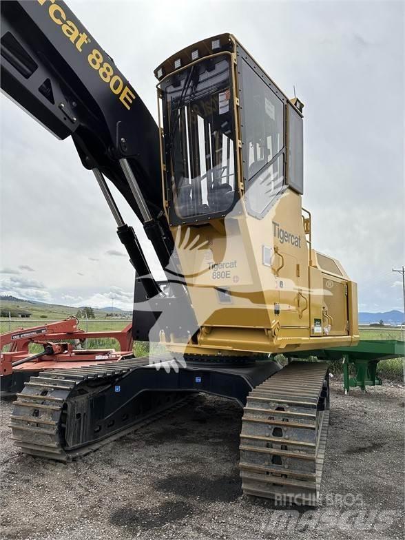 Tigercat 880E 굴절식 크레인