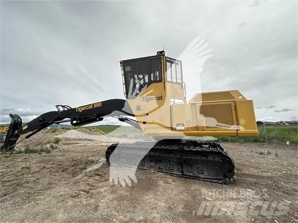 Tigercat 890 굴절식 크레인