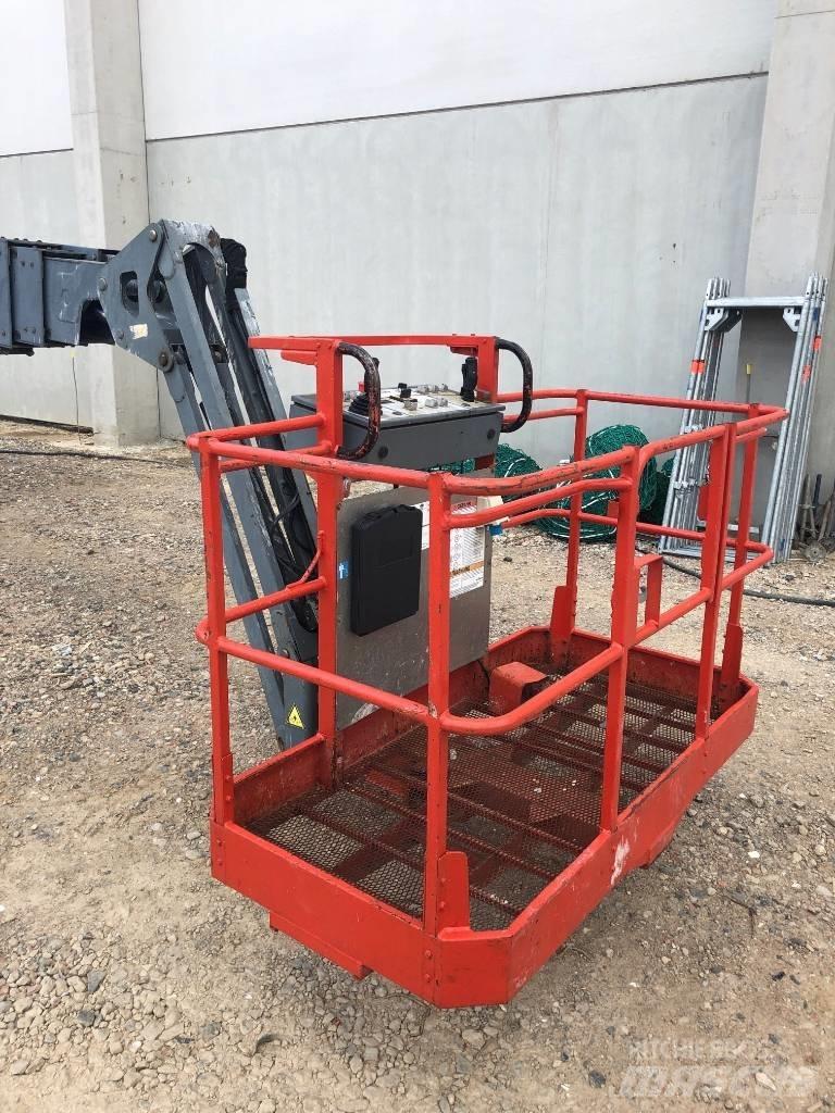 SkyJack SJ 66 T 관절형 전동이동 리프트