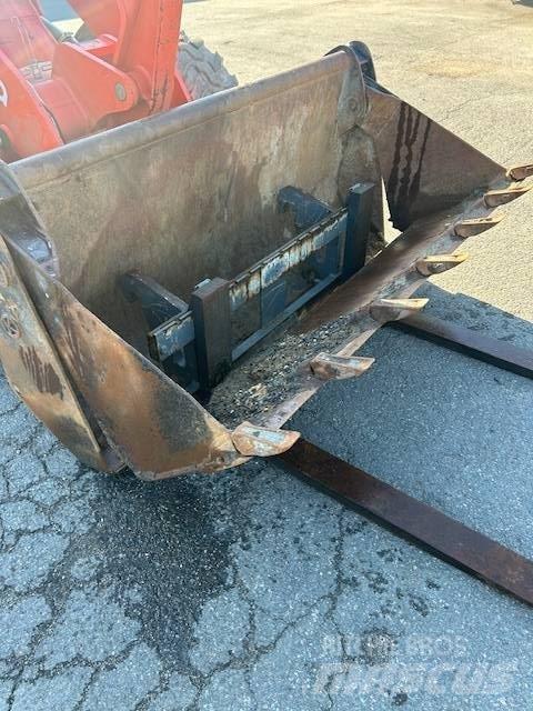 Kubota R 082  휠로우더