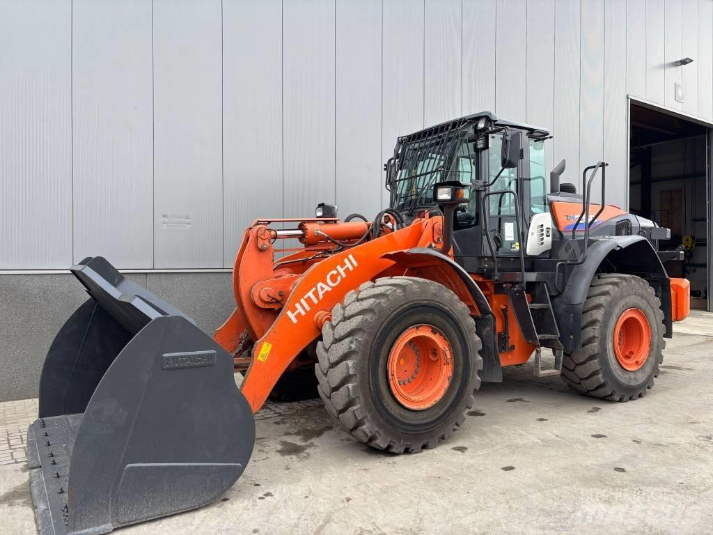Hitachi ZW 250-6  휠로우더