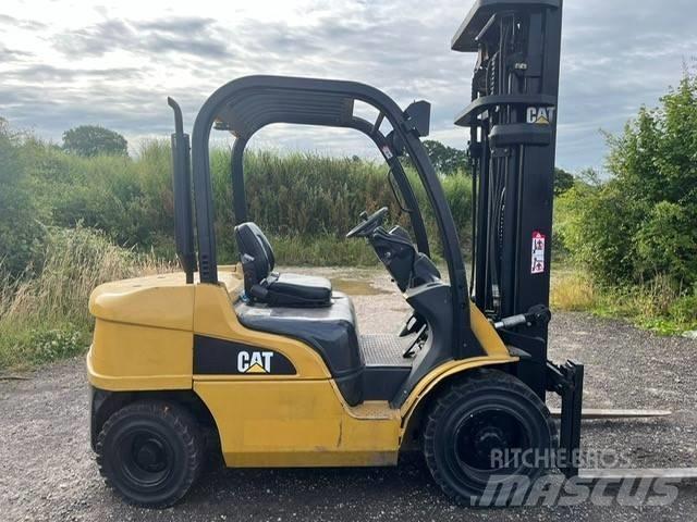 CAT DP 30 N 디젤 지게차