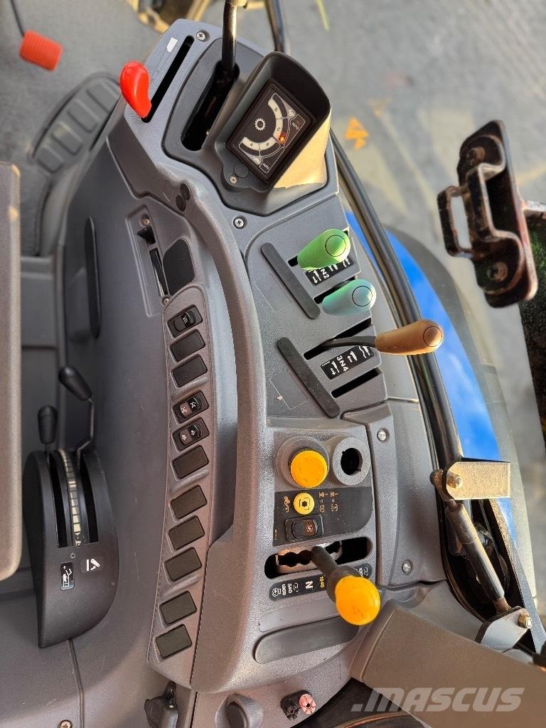 New Holland T 6030 트랙터
