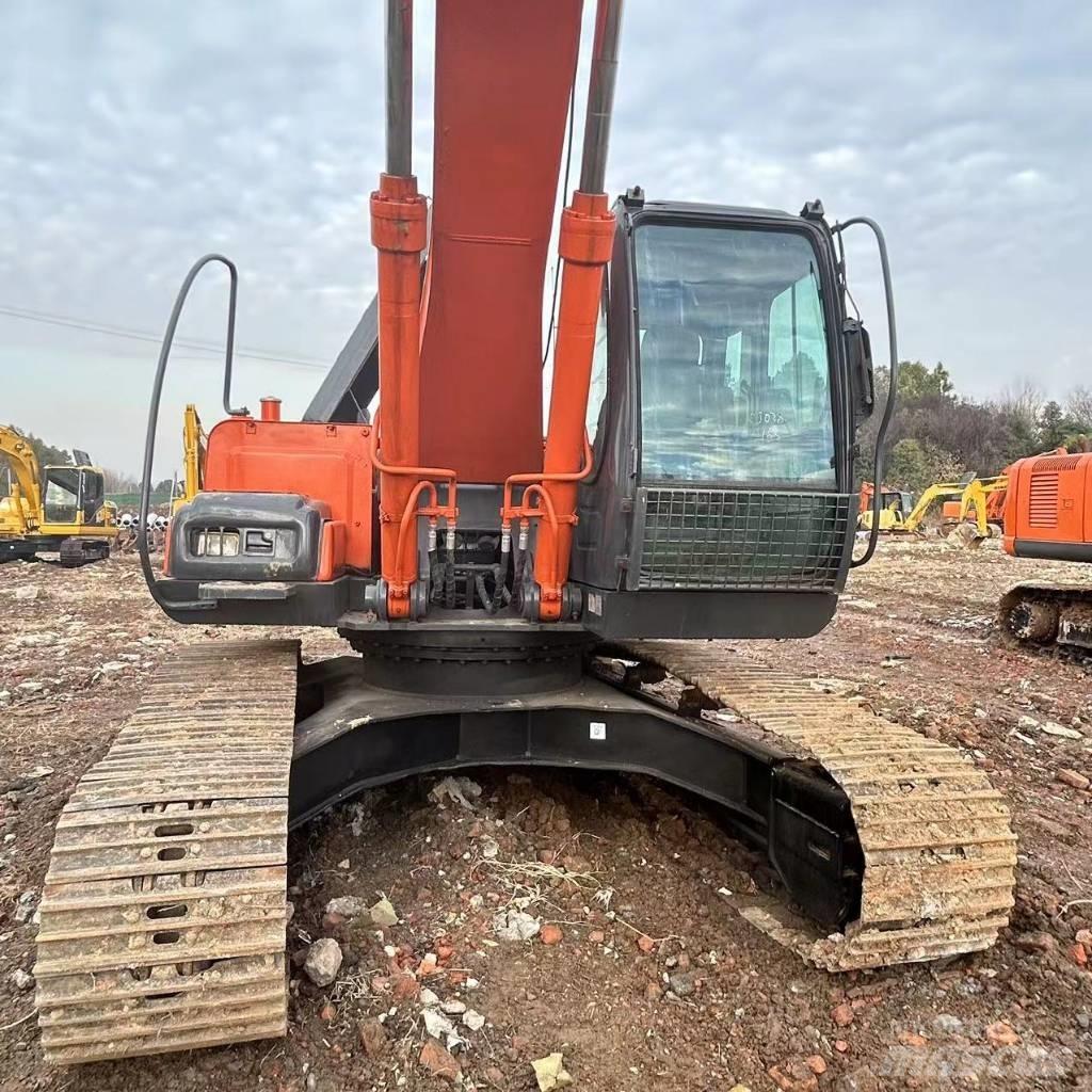 Hitachi ZX 240 대형 굴삭기 29톤 이상