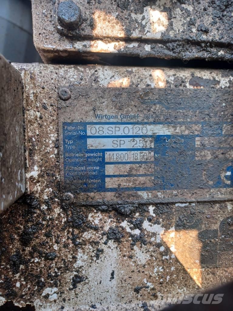 Wirtgen SP250 거푸집