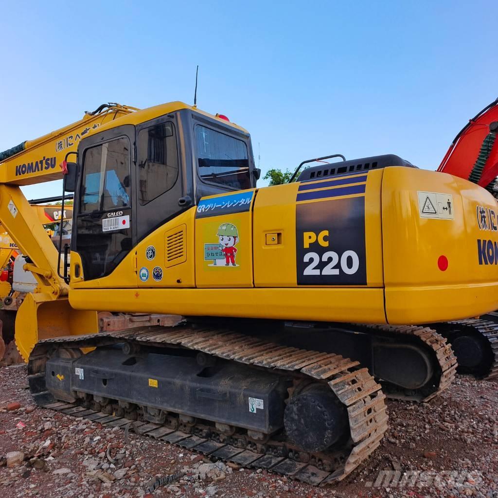 Komatsu PC 220-8 대형 굴삭기 29톤 이상