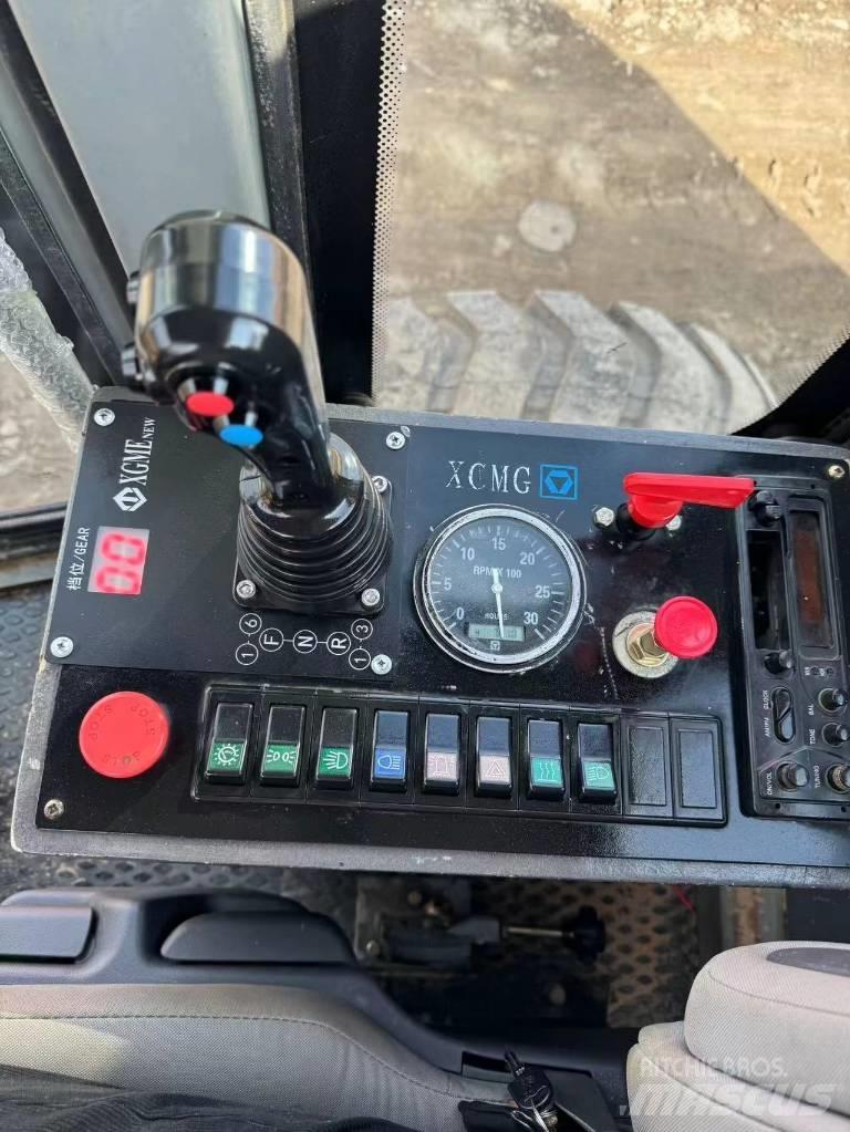 XCMG GR 2153 그레이더