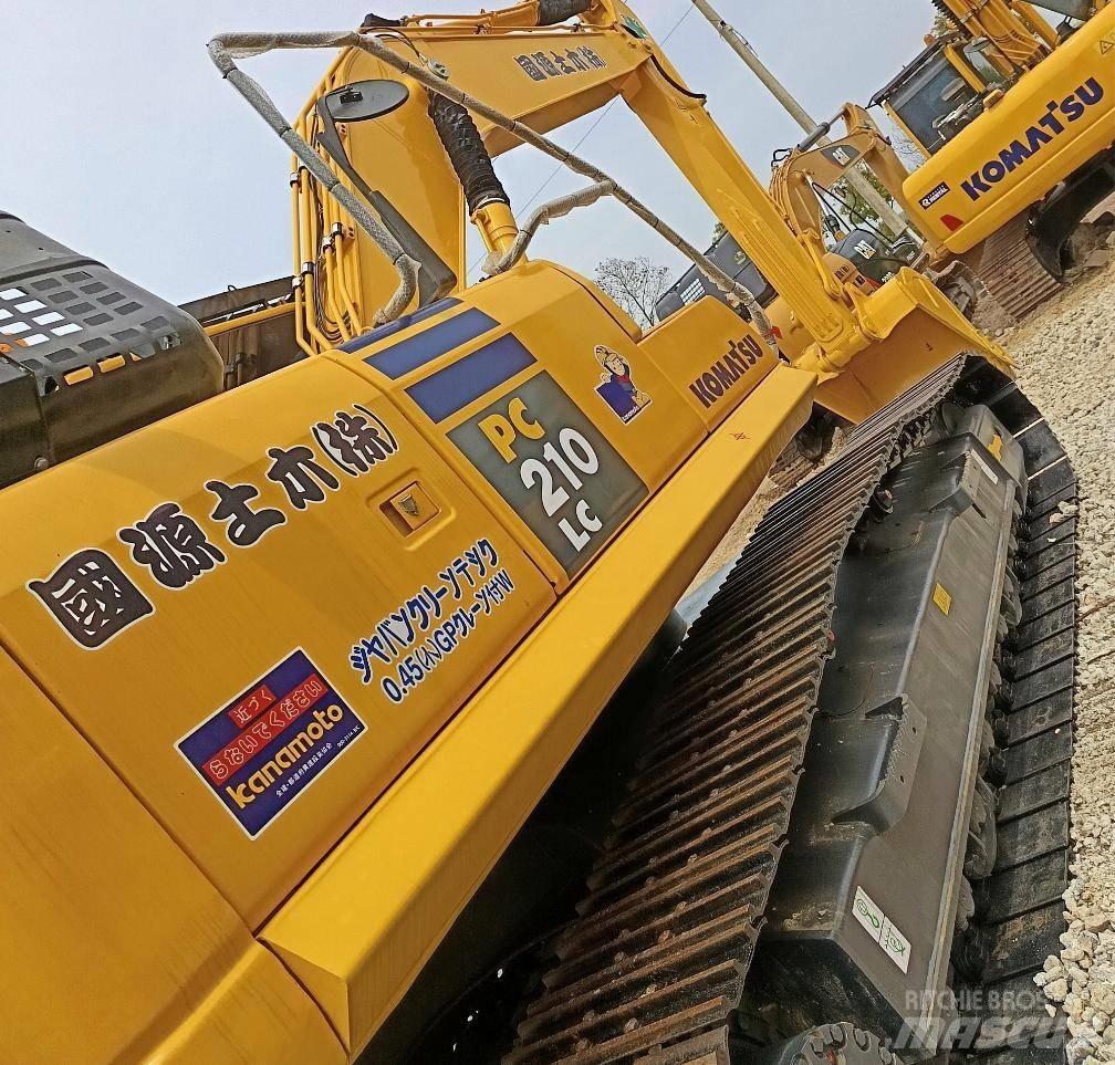 Komatsu PC 210 대형 굴삭기 29톤 이상
