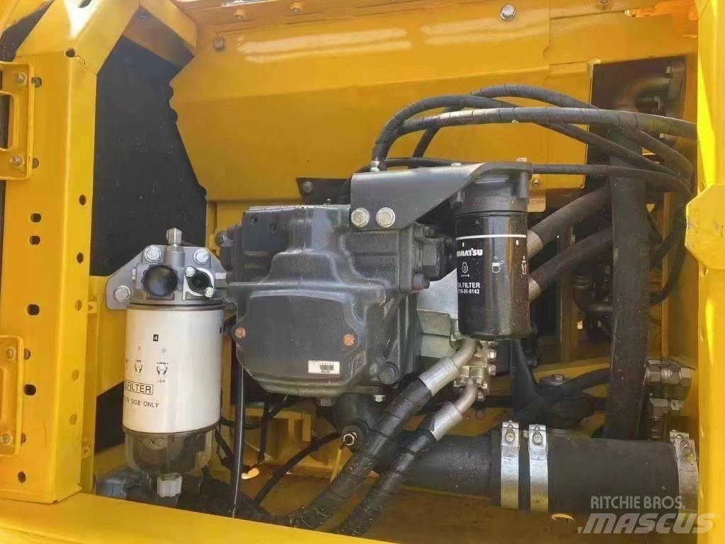 Komatsu PC 200-8 중형굴삭기 7톤-28톤