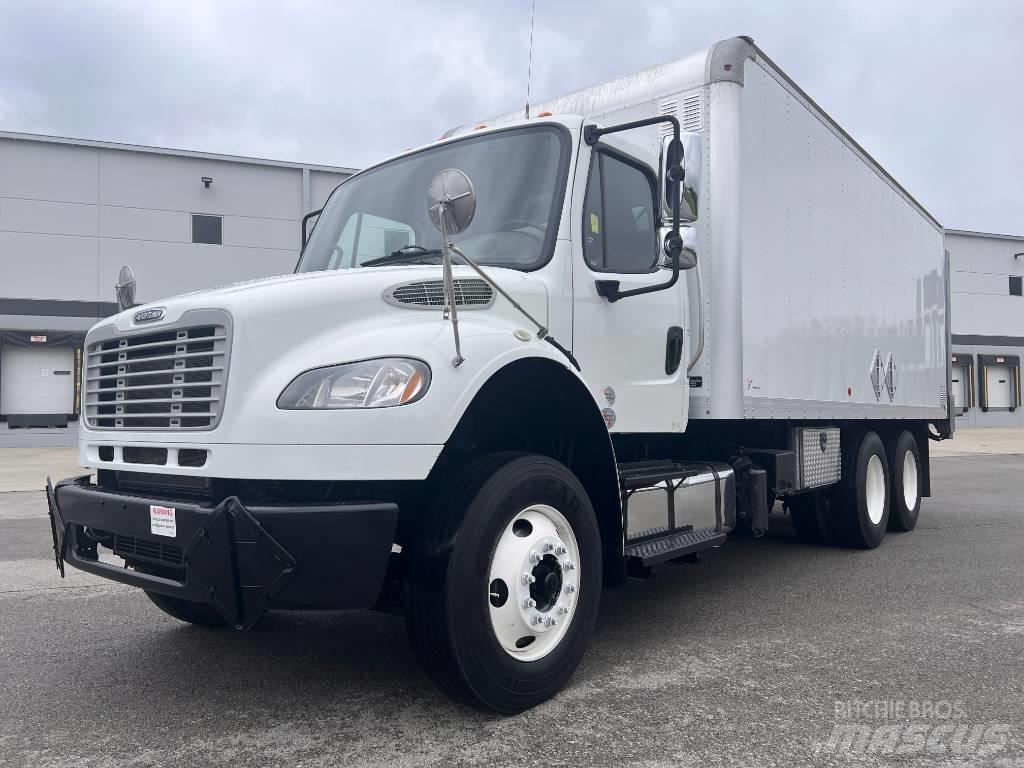Freightliner M 106 탑차 트럭