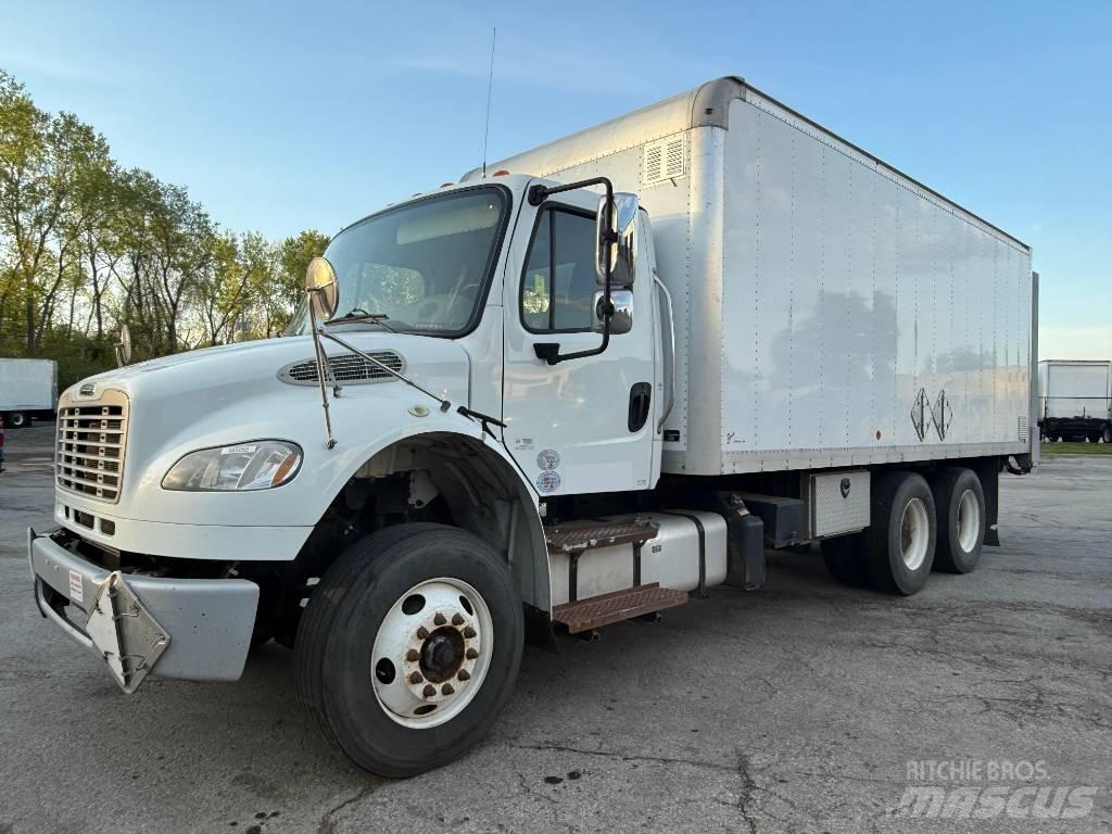 Freightliner M 106 탑차 트럭
