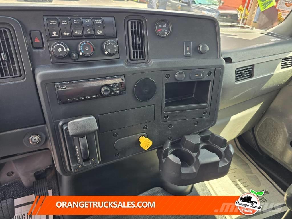 International MV607 플랫베드/드롭사이드 트럭