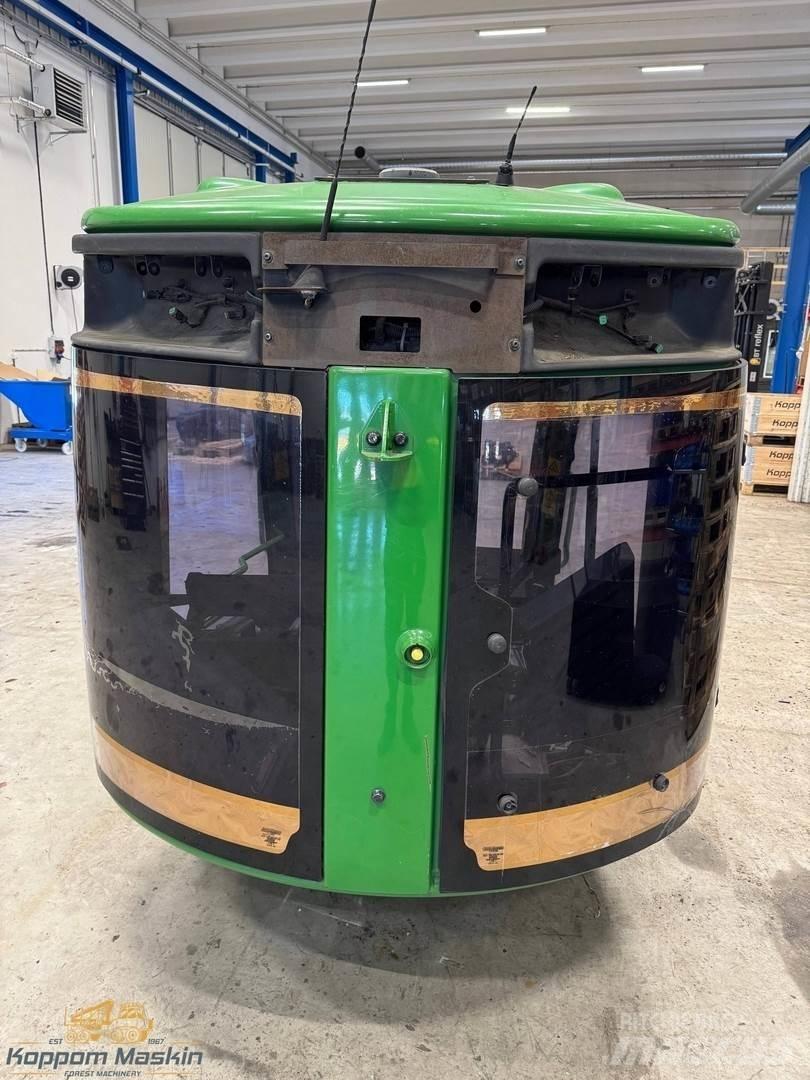 John Deere 1270E 캐빈 및 인테리어