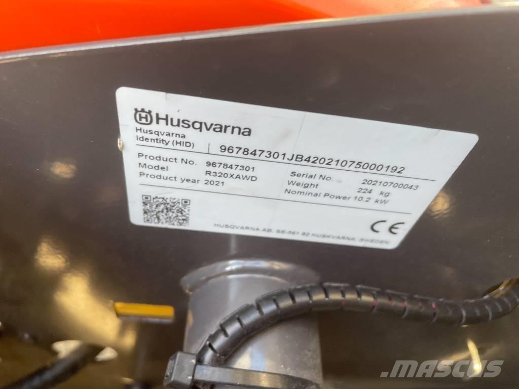 Husqvarna R320X AWD 탑승형 잔디깎기