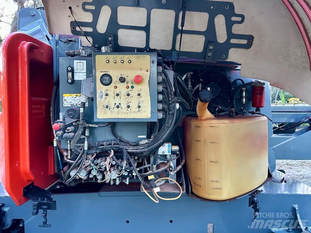 SkyJack SJ 63 AJ 관절형 전동이동 리프트