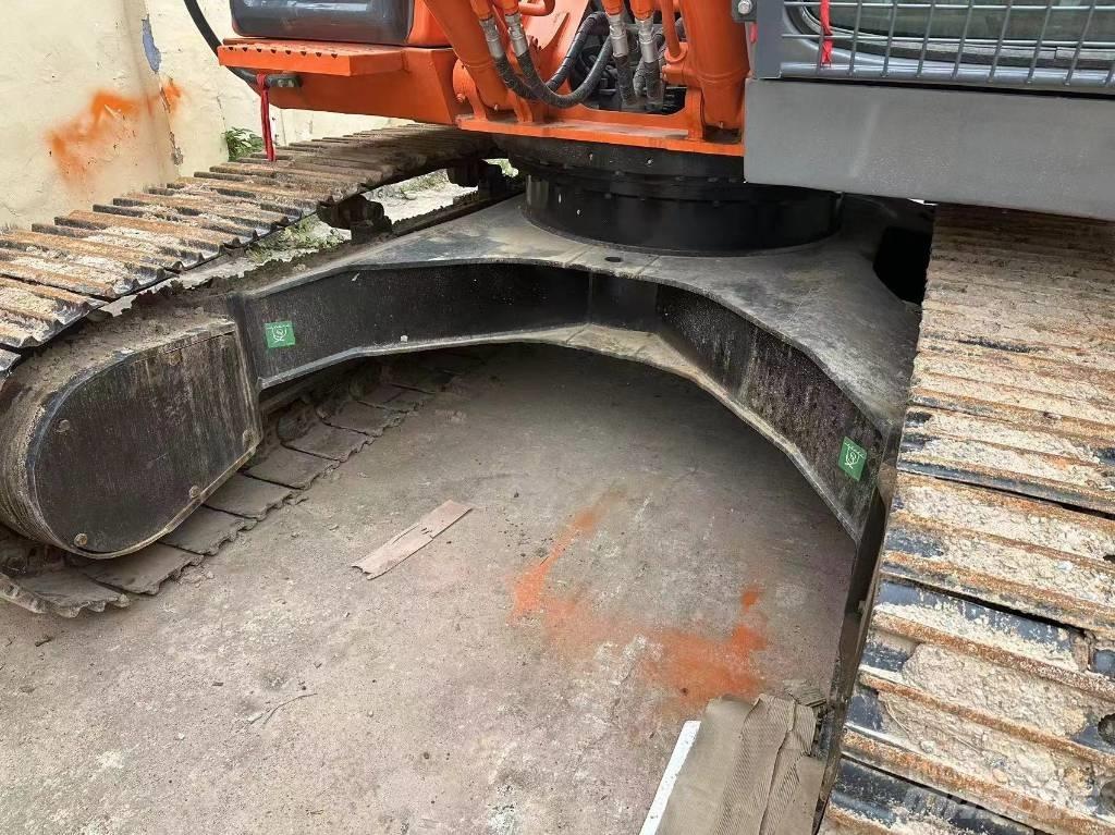 Hitachi ZX 210 대형 굴삭기 29톤 이상