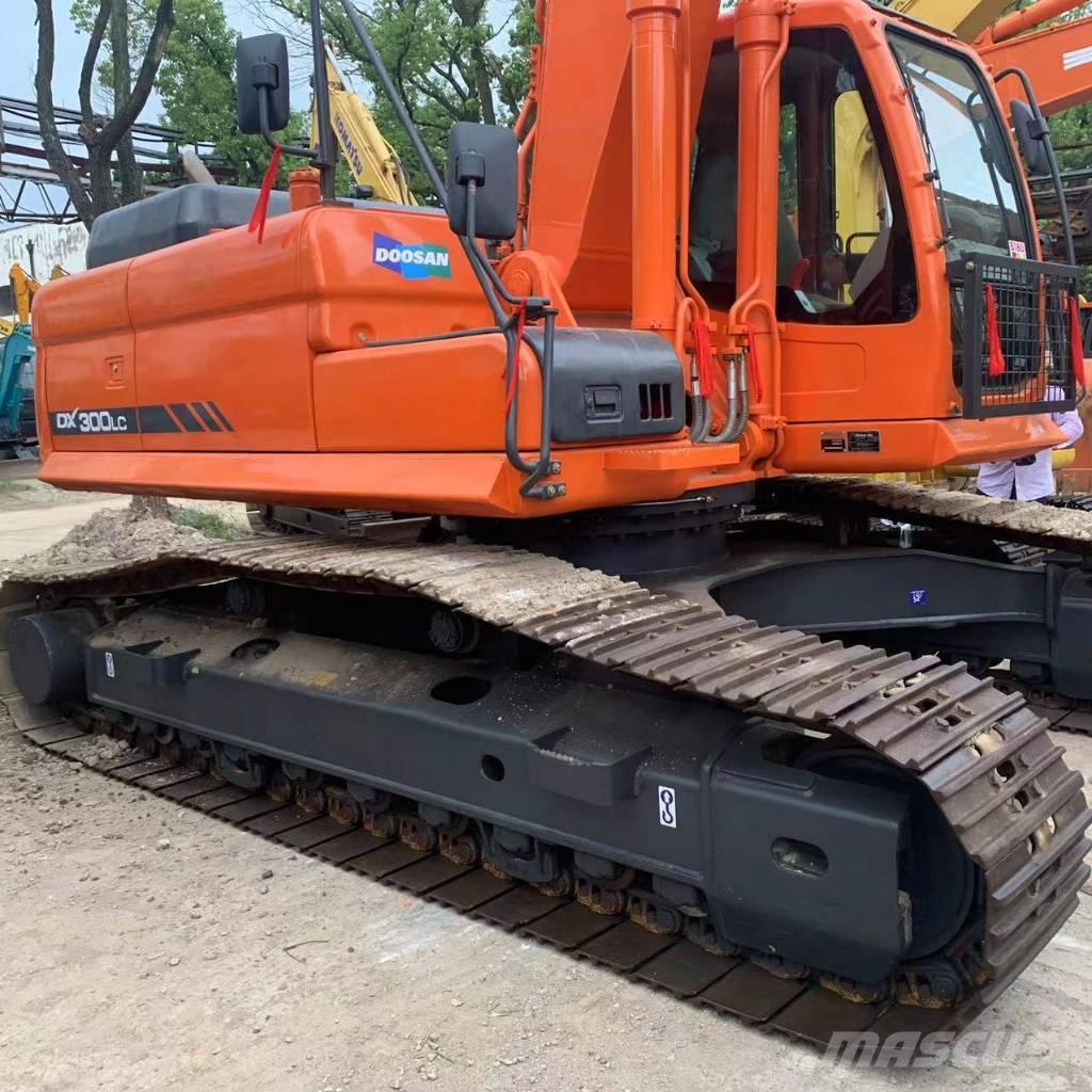 Doosan dx300 대형 굴삭기 29톤 이상