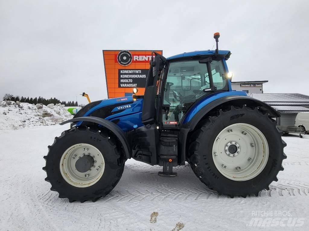 Valtra T 215 트랙터