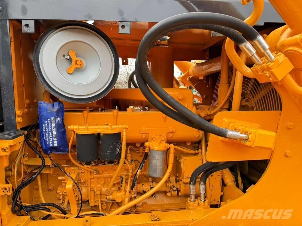 Shantui SD 16 크롤러 도저