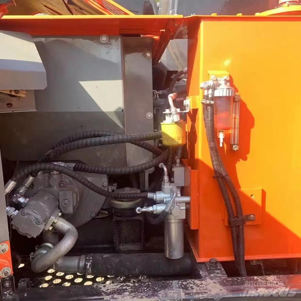 Hitachi ZX 60 소형 굴삭기 7톤 미만