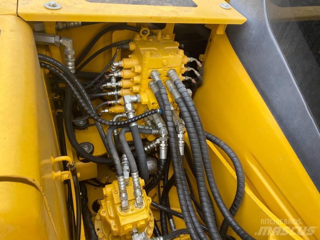 Komatsu 110LC-7 대형 굴삭기 29톤 이상