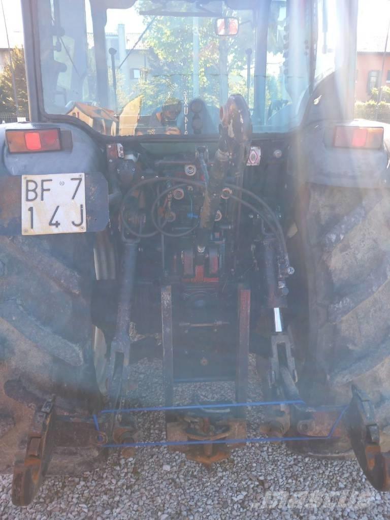 New Holland T4040F 트랙터
