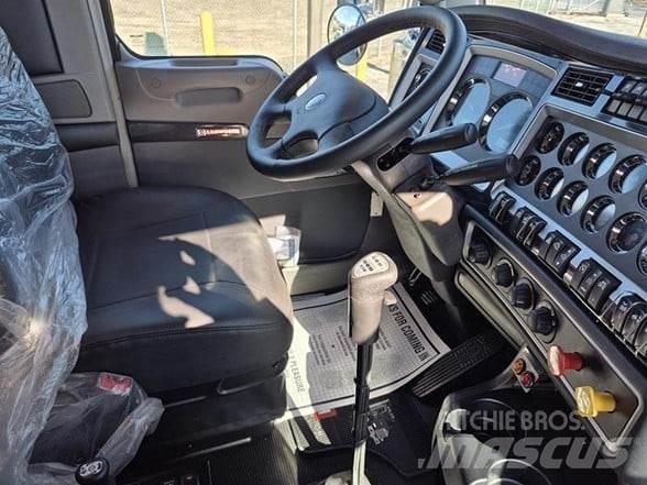 Kenworth W900 덤프 트럭