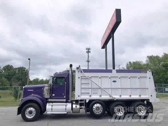 Kenworth W900 덤프 트럭