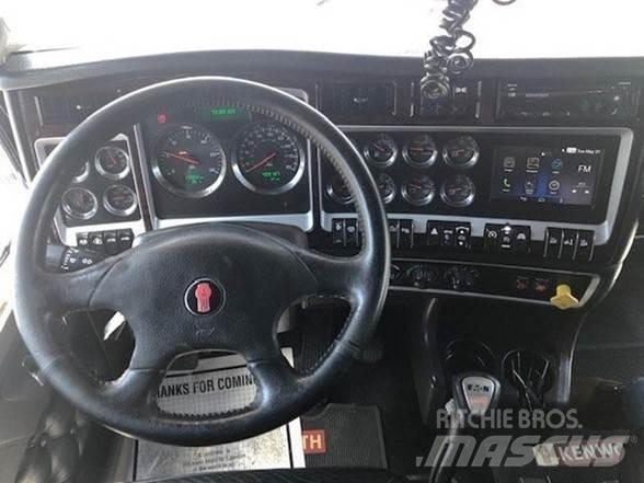 Kenworth W900B 덤프 트럭
