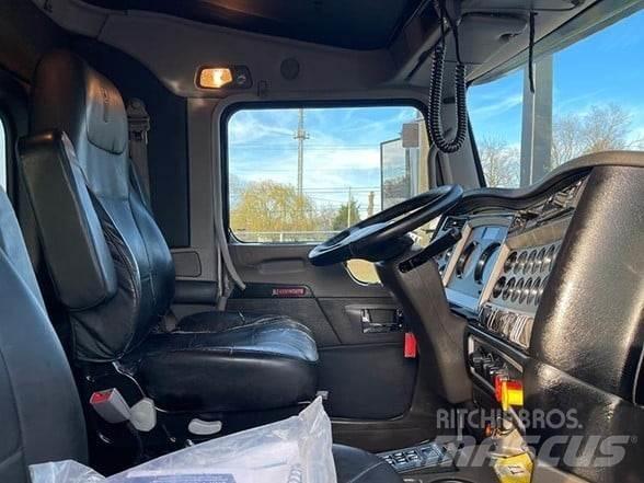 Kenworth W900B 덤프 트럭