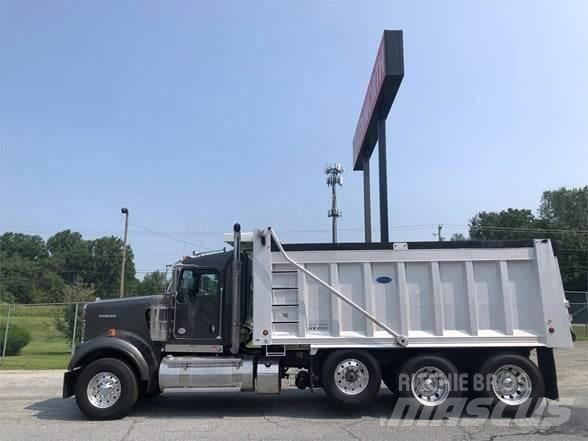 Kenworth W900B 덤프 트럭