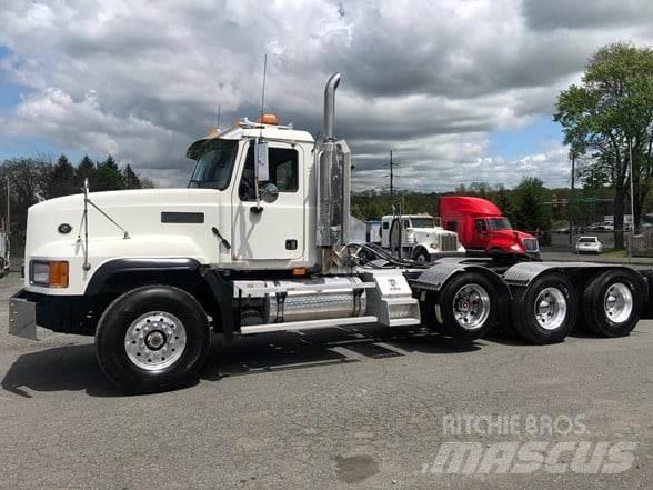 Mack CL733 트랙터 유닛
