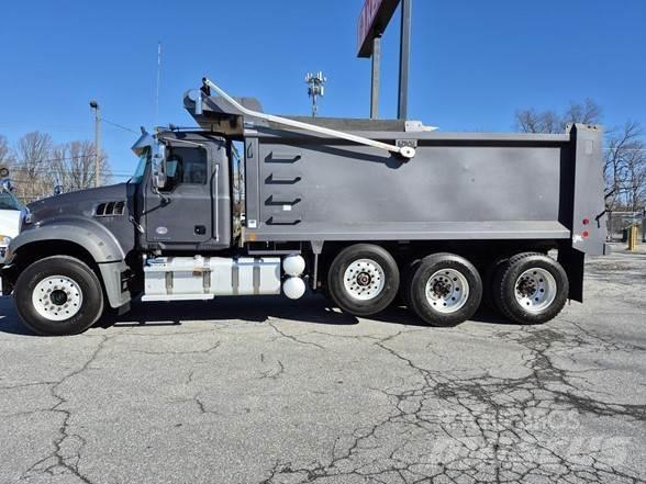 Mack GRANITE 64FR 덤프 트럭